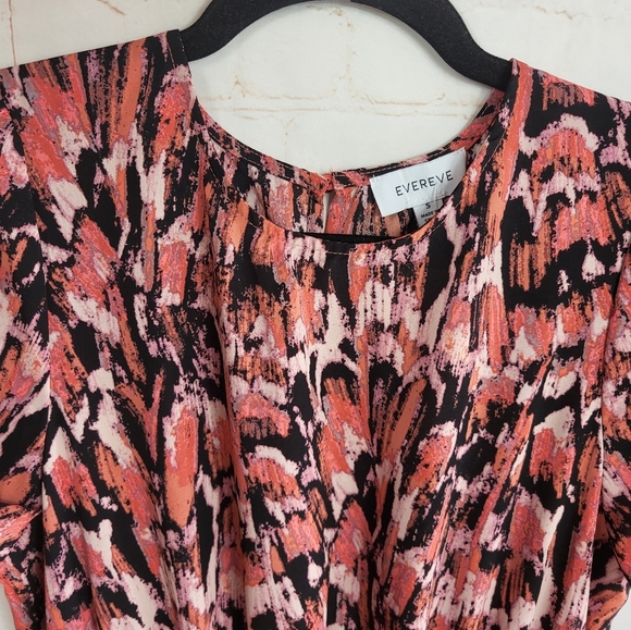 Evereve Alana Smocked Lightweight Pockets Midi Dress in Multi Pattern - Picture 4 of 15